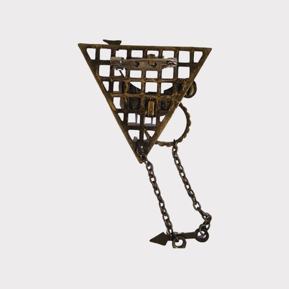 Abstract clock‎ pin - Picture 2 of 4